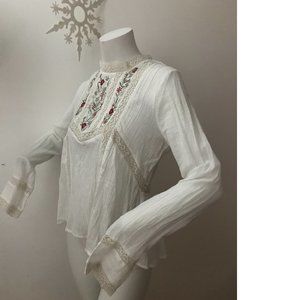 BBWM Woman Crepe Embroidery Crochet Top Blouse Folk Polish Ukrainian Zara Copy